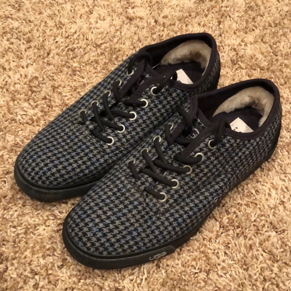 NWT UGG Lace Up Sneakers Size 7